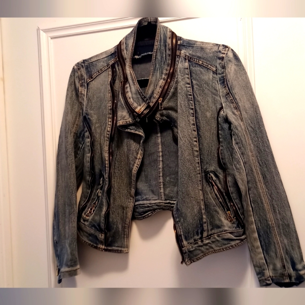 Cool 😎 Zippers Jacket